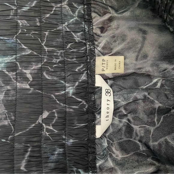 Theory x carbon38 Marble Print Athletic Shorts 28766 - Picture 4 of 8